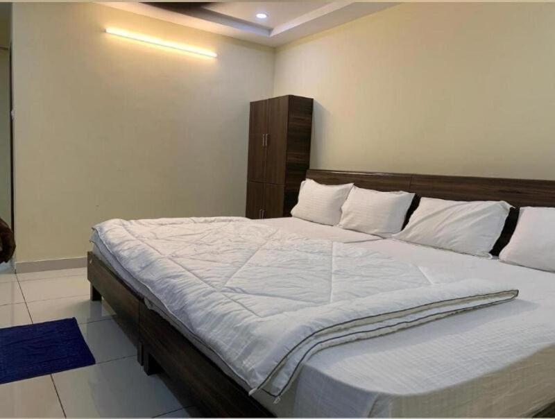 Oyo Flagship 80855 Hotel R Grand Vijayawāda Extérieur photo