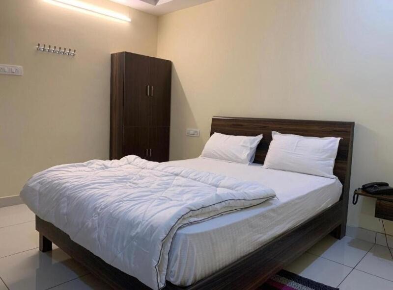 Oyo Flagship 80855 Hotel R Grand Vijayawāda Extérieur photo