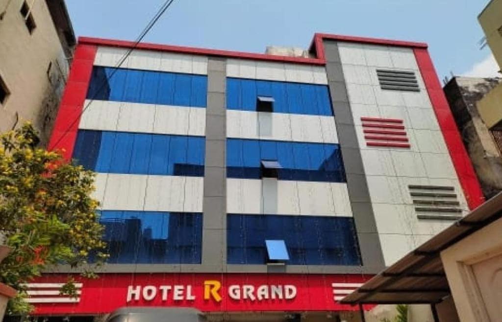 Oyo Flagship 80855 Hotel R Grand Vijayawāda Extérieur photo