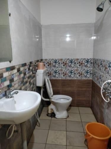 Oyo Flagship 80855 Hotel R Grand Vijayawāda Extérieur photo