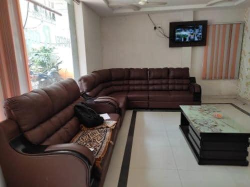 Oyo Flagship 80855 Hotel R Grand Vijayawāda Extérieur photo
